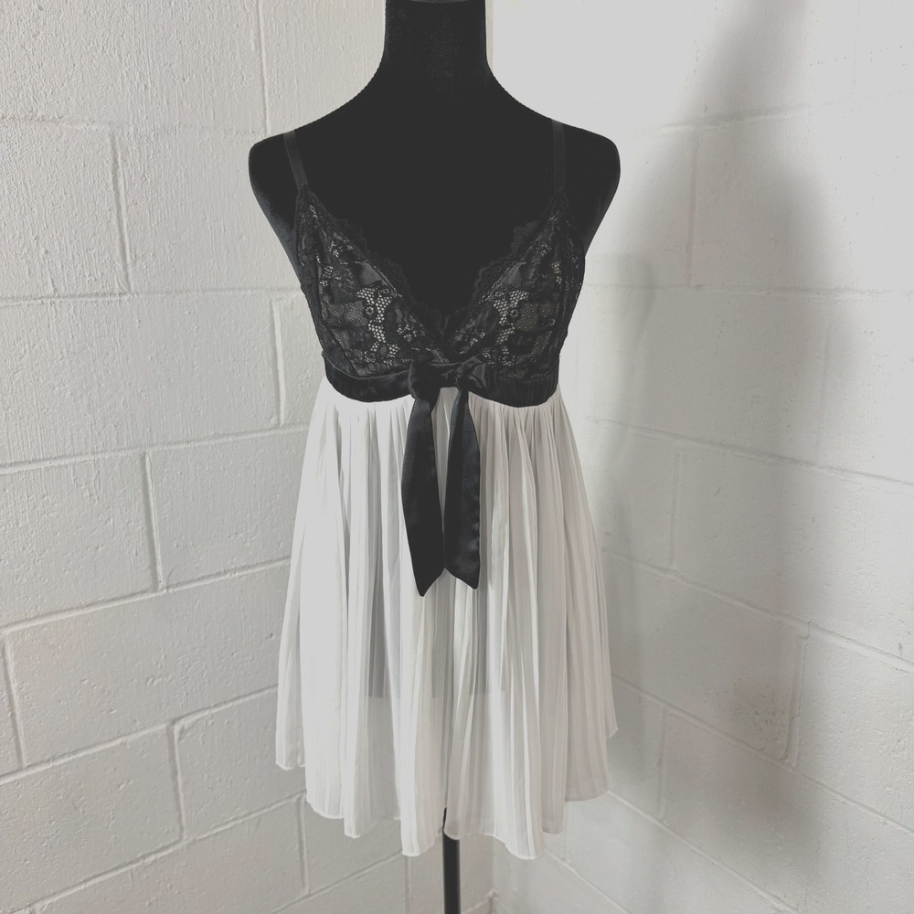 In Bloom by Jonquil Babydoll Slip Dress Lace Bow Sexy Bridal Coquette Regency M